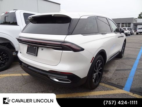 Used 2026 Lincoln Nautilus Premier w/ Equipment Group 102A AWD/4WD image 4