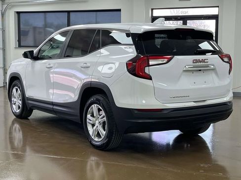 Used 2024 GMC Terrain SLE image 7