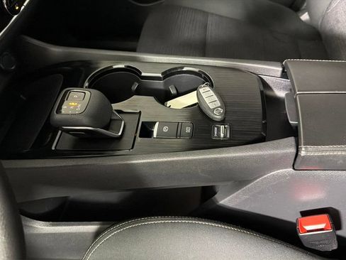 Used 2021 Nissan Rogue SV FWD image 23