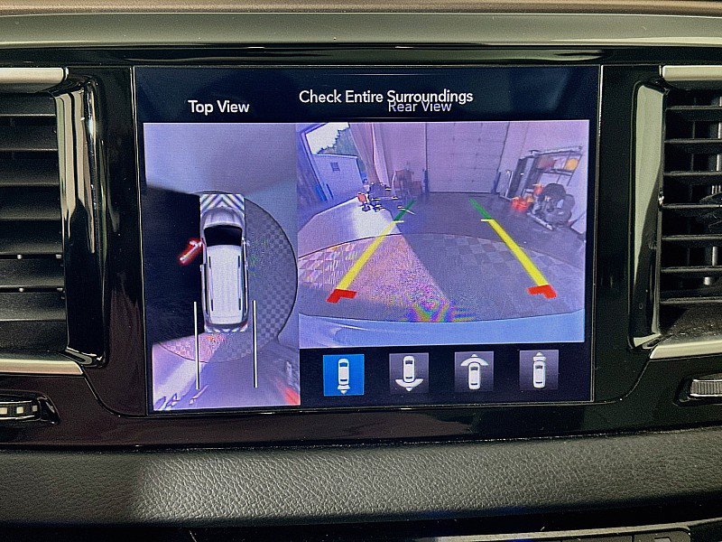 Used 2019 Chrysler Pacifica Touring-L Plus w/ Advanced Safetytec Group FWD image 17