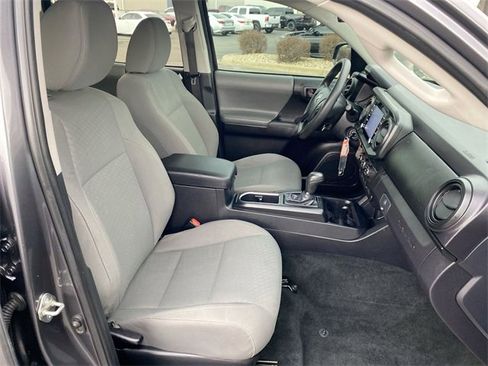 Used 2020 Toyota Tacoma SR w/ SR Convenience Package image 23