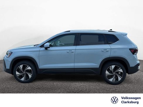 New 2026 Volkswagen Taos SE AWD/4WD image 8