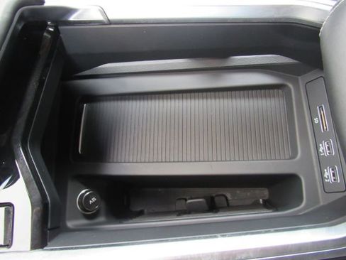 Used 2019 Audi e-tron Prestige w/ Prestige Package image 55