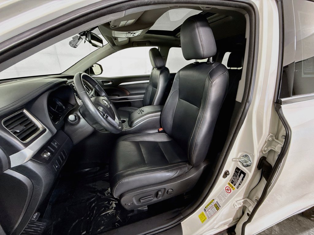 Used 2015 Toyota Highlander XLE AWD/4WD image 24