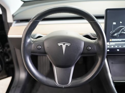 Used 2019 Tesla Model 3 Mid Range image 11