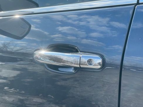 Used 2018 Chevrolet Silverado 1500 LTZ Z71 w/ Centennial Edition image 29