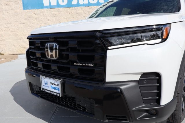 New 2026 Honda Pilot Black Edition image 3