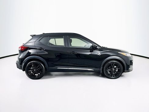 Used 2023 Nissan Kicks SR image 10