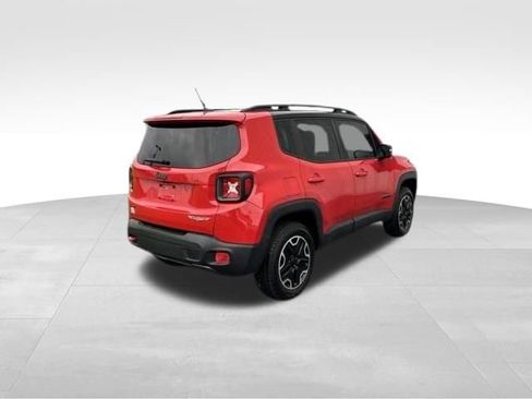 Used 2016 Jeep Renegade Trailhawk w/ Premium Trailhawk Package AWD/4WD image 7