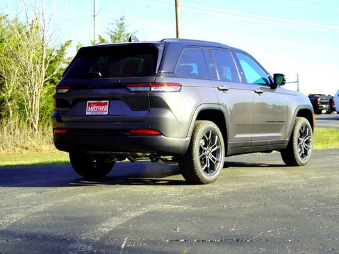 New 2025 Jeep Grand Cherokee Limited image 6