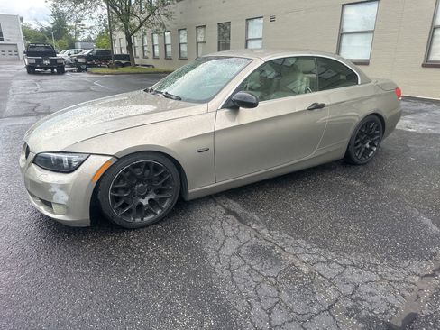 Used 2007 BMW 328i Convertible RWD image 1