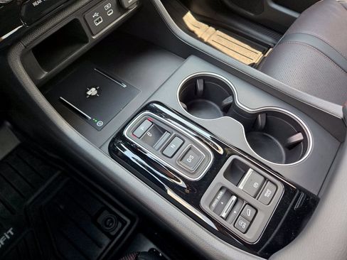 Certified 2025 Honda Pilot Black Edition image 29