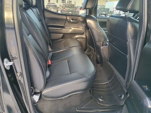 Used 2022 Toyota Tacoma Limited w/ Nightshade Package image 17