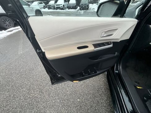 Used 2022 Toyota Sienna XLE image 10