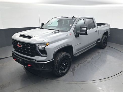 Used 2024 Chevrolet Silverado 2500 ZR2 w/ Technology Package image 13