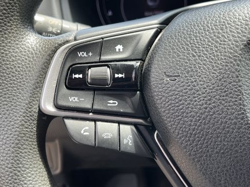 Used 2018 Honda Accord EX image 24