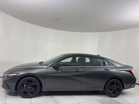 New 2026 Hyundai Elantra SEL Sport Premium FWD image 2
