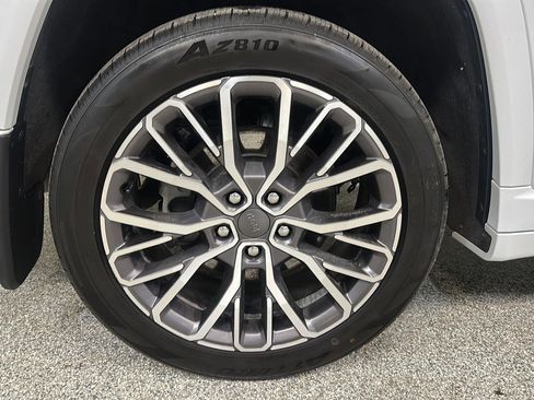 Used 2023 Jeep Grand Cherokee L Summit image 10