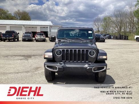 Used 2023 Jeep Gladiator Sport AWD/4WD image 2