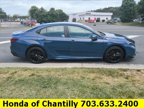 Used 2026 Toyota Camry SE FWD image 8