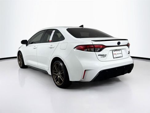 Certified 2024 Toyota Corolla SE w/ Convenience Package image 2