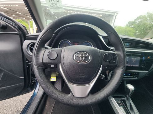 Used 2019 Toyota Corolla LE FWD image 6