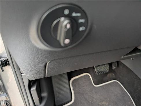 Certified 2023 Volkswagen Taos SEL AWD/4WD image 33