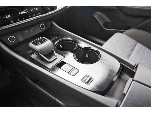 Used 2023 Nissan Rogue SV image 22