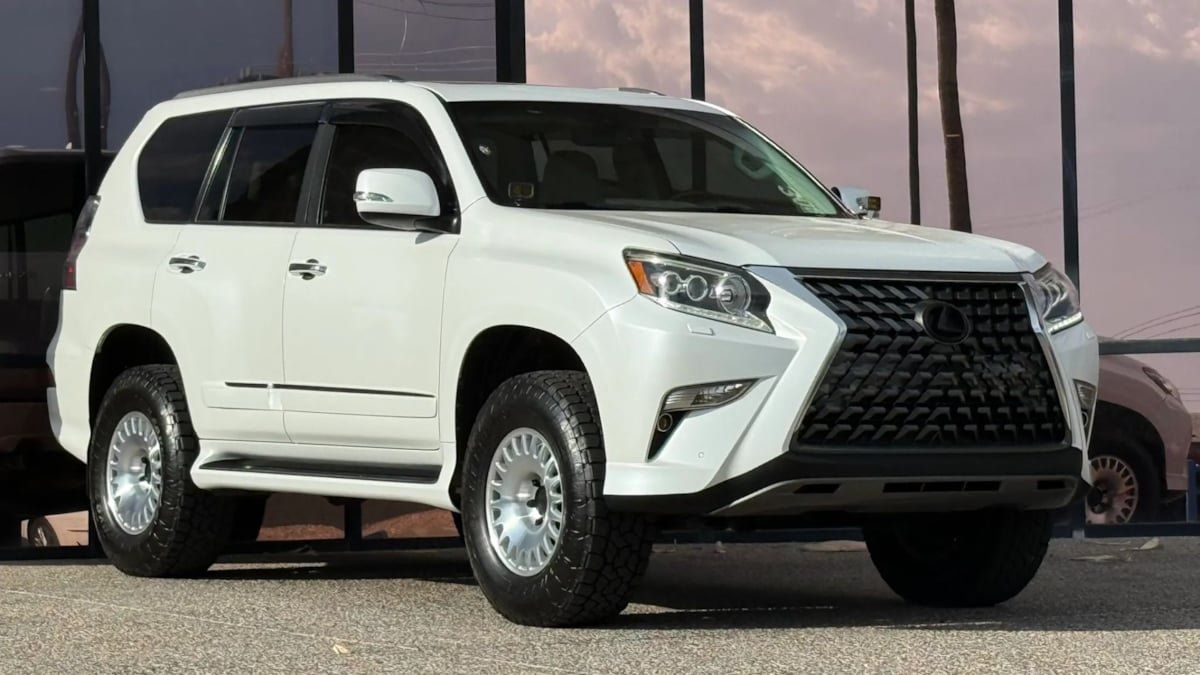 Used 2014 Lexus GX 460 w/ Premium Package AWD/4WD image 17