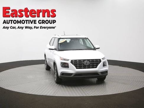 Used 2025 Hyundai Venue SEL FWD image 48