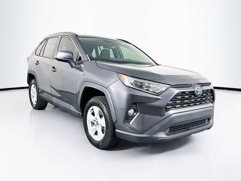 Used 2021 Toyota RAV4 XLE w/ Convenience Package AWD/4WD image 11