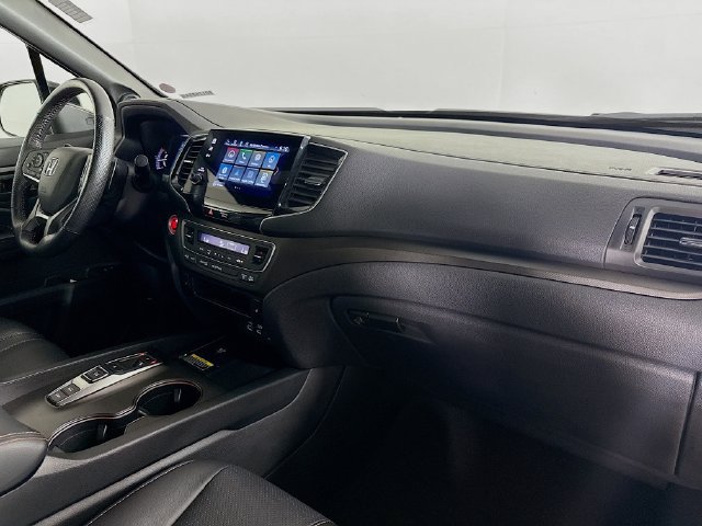 Used 2025 Honda Passport TrailSport image 34