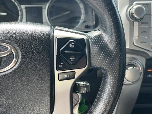 Used 2017 Toyota 4Runner SR5 AWD/4WD image 33