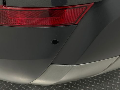 Used 2020 Land Rover Discovery HSE image 13