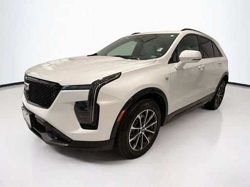 Certified 2025 Cadillac XT4 Sport FWD image 3