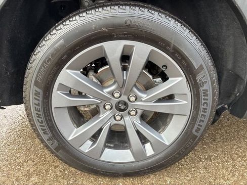 Used 2022 Ford Explorer XLT w/ Equipment Group 202A image 14