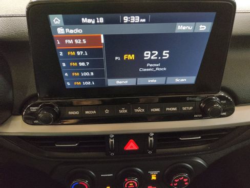 Used 2020 Kia Forte LXS FWD image 25