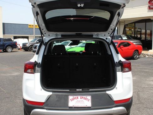 Used 2025 Chevrolet TrailBlazer LT FWD image 12