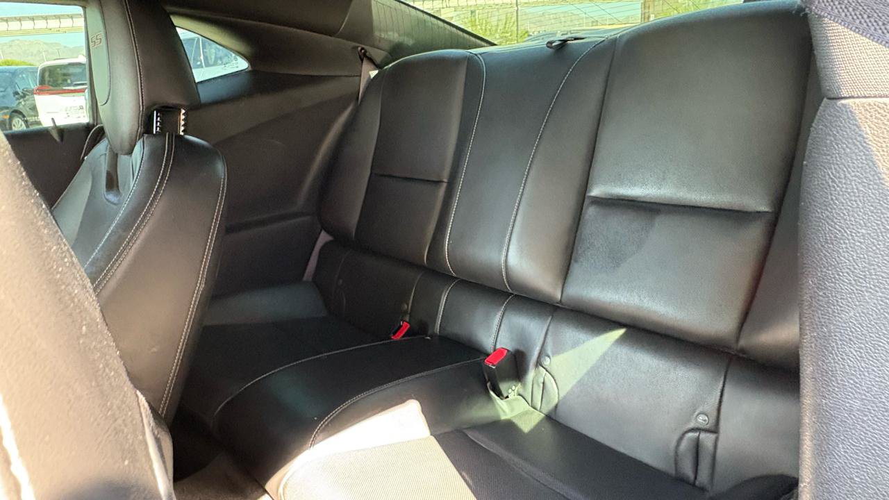 Used 2015 Chevrolet Camaro SS RWD image 30