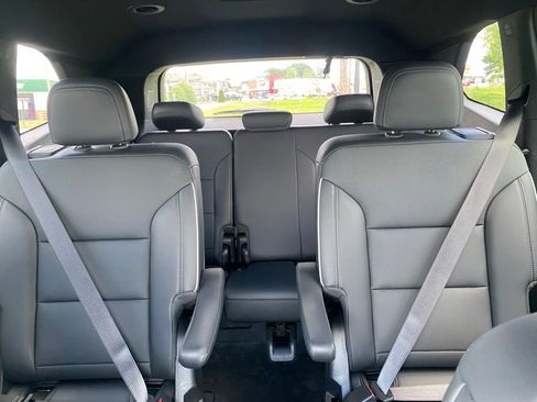 Used 2025 Buick Enclave Preferred FWD image 26