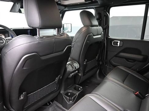 New 2026 Jeep Gladiator Sport AWD/4WD image 10
