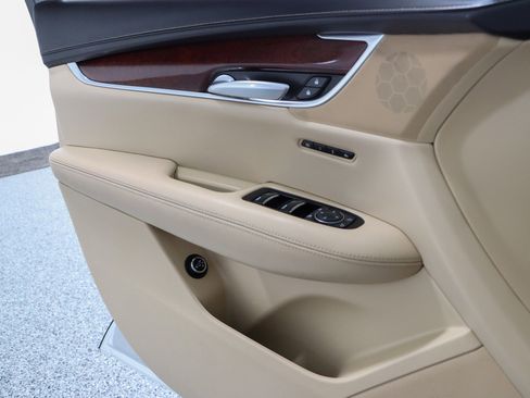 Used 2018 Cadillac XT5 Luxury w/ Driver Awareness Package image 23