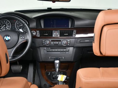 Used 2009 BMW 335i Convertible RWD image 5