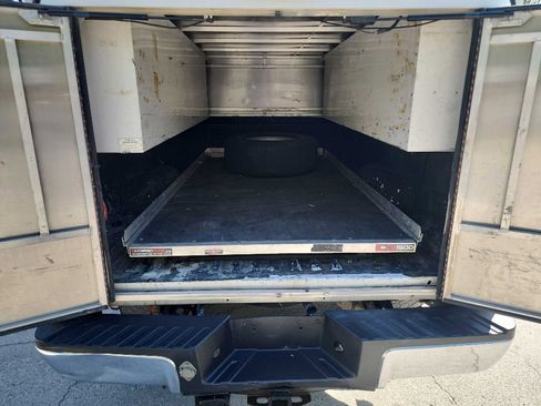 Used 2014 Ford F250 XL w/ Power Equipment Group image 9