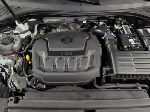 Used 2022 Volkswagen Tiguan SE R-Line image 12