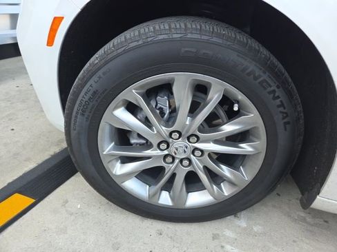 Used 2023 Buick Enclave Avenir w/ Avenir Technology Package image 9