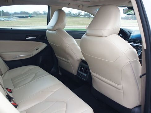 Used 2019 Toyota Avalon XLE image 21