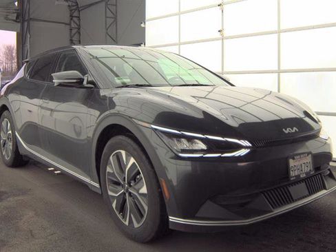 Used 2024 Kia EV6 Light image 3