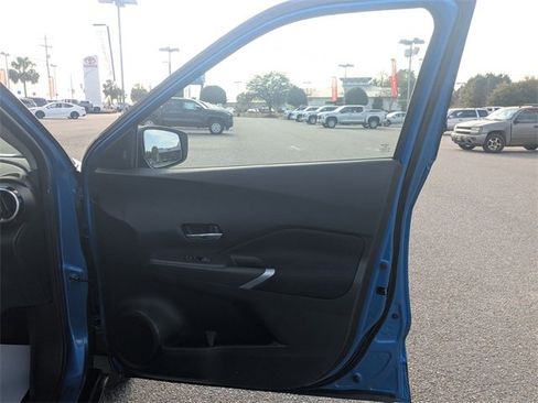 Used 2021 Nissan Kicks SV image 29