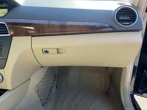 Used 2012 Mercedes-Benz C 300 4MATIC Sedan image 27
